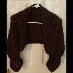 NEW - Chunky knit shawl with flower detail